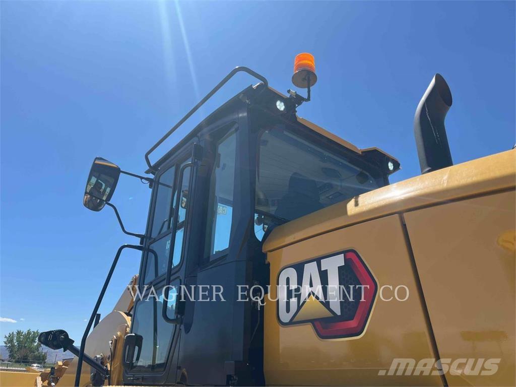 CAT 930M Chargeuse sur pneus