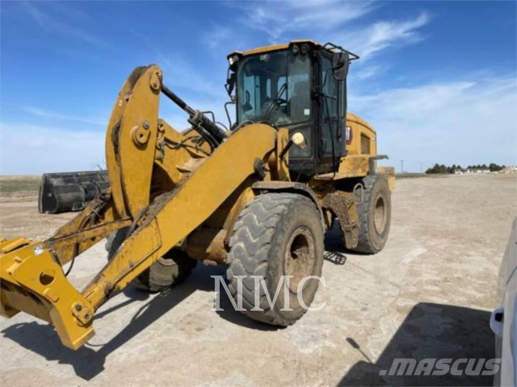 CAT 930M Chargeuse sur pneus