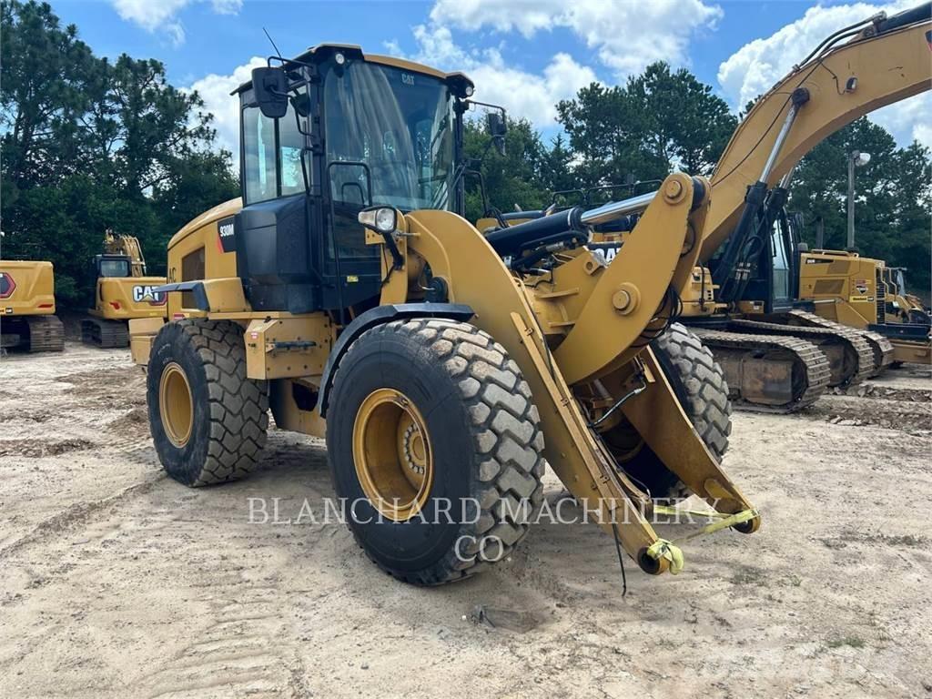 CAT 930M Chargeuse sur pneus