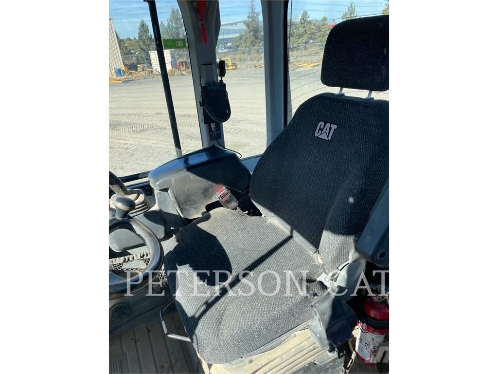 CAT 930M Chargeuse sur pneus