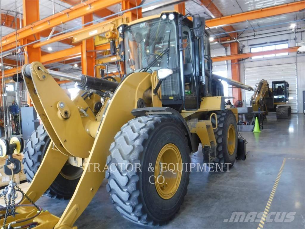 CAT 930M Chargeuse sur pneus