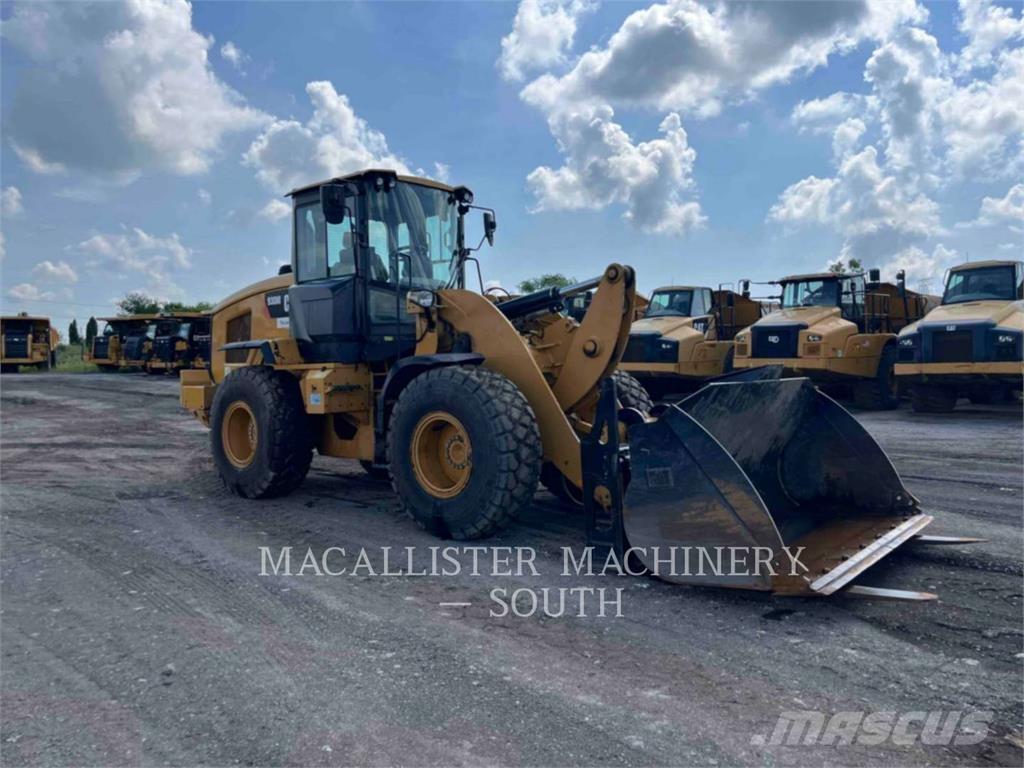 CAT 930M Chargeuse sur pneus