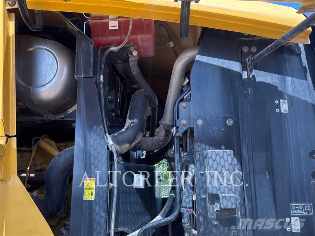 CAT 930M Chargeuse sur pneus