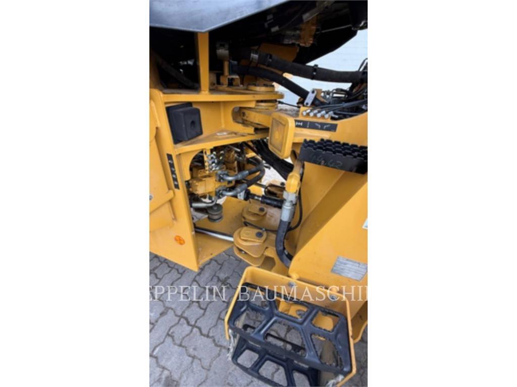 CAT 930M Chargeuse sur pneus