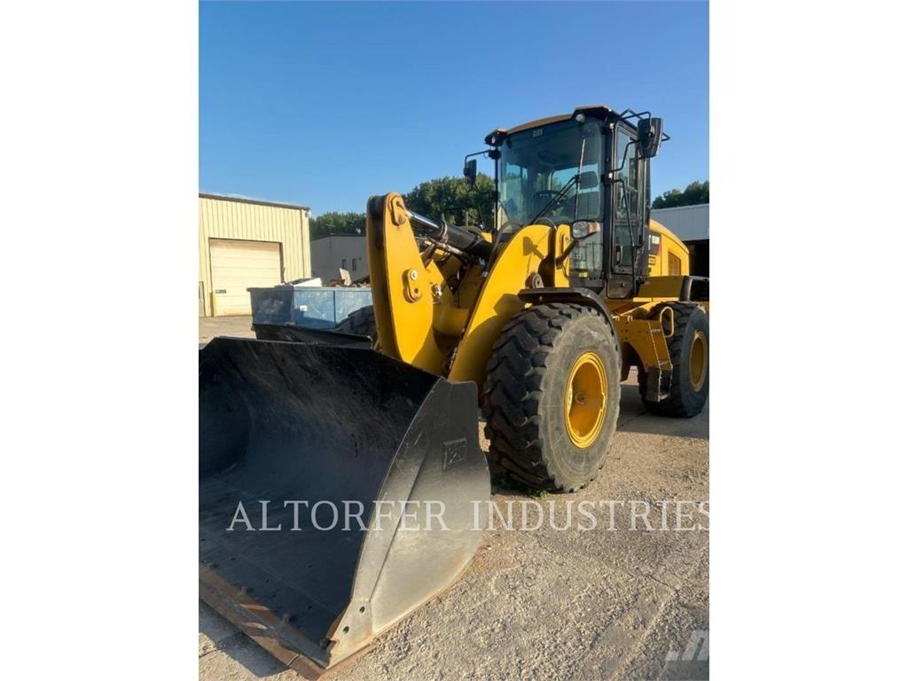 CAT 930M Chargeuse sur pneus