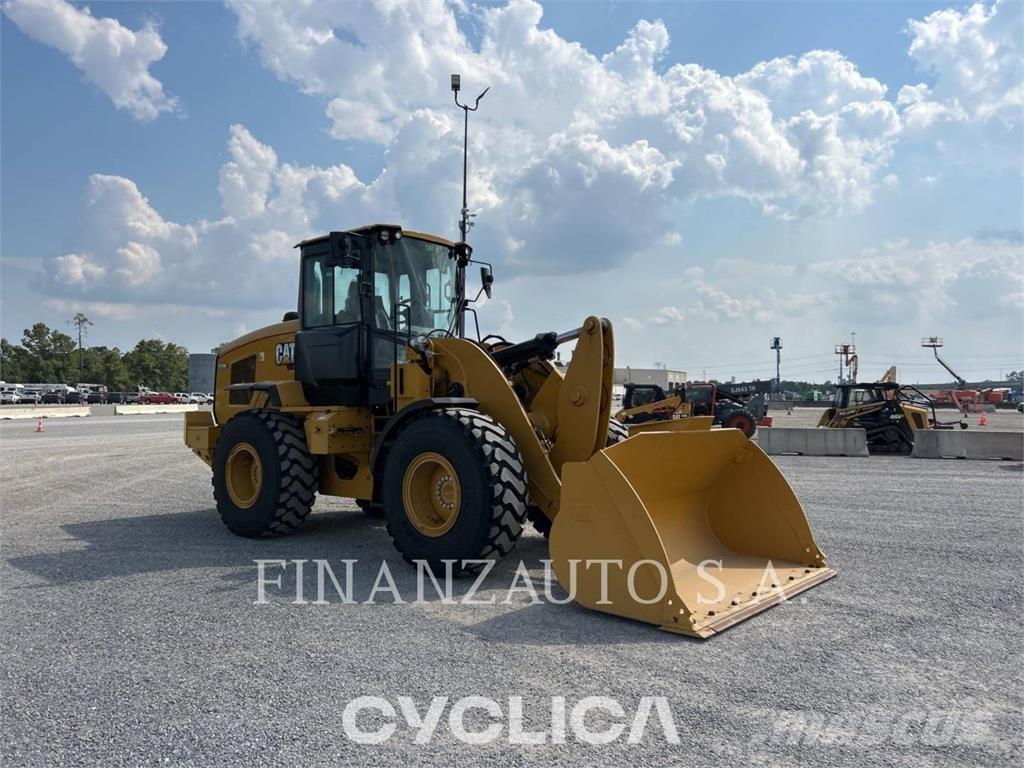 CAT 930M Chargeuse sur pneus