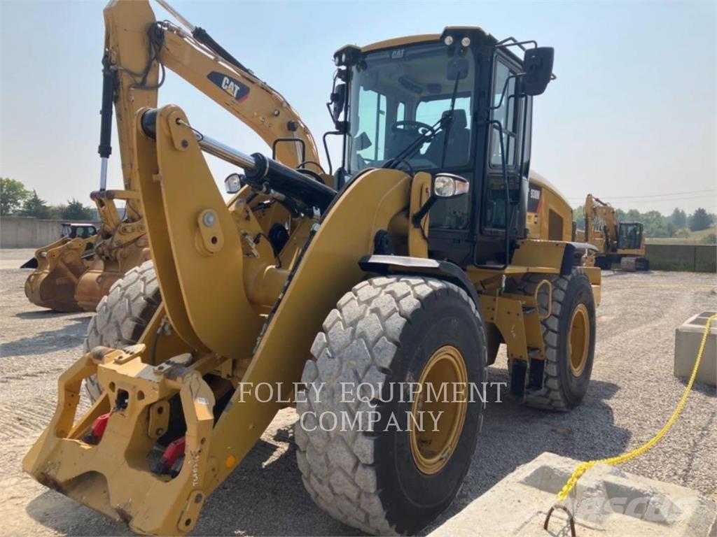 CAT 930M Chargeuse sur pneus