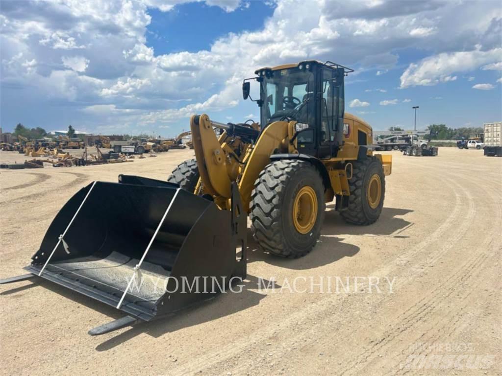 CAT 938 Chargeuse sur pneus
