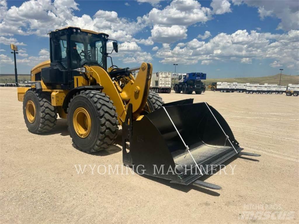 CAT 938 Chargeuse sur pneus