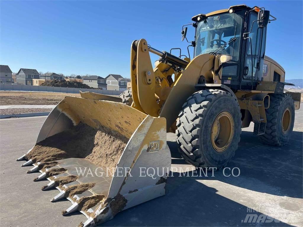 CAT 938 Chargeuse sur pneus