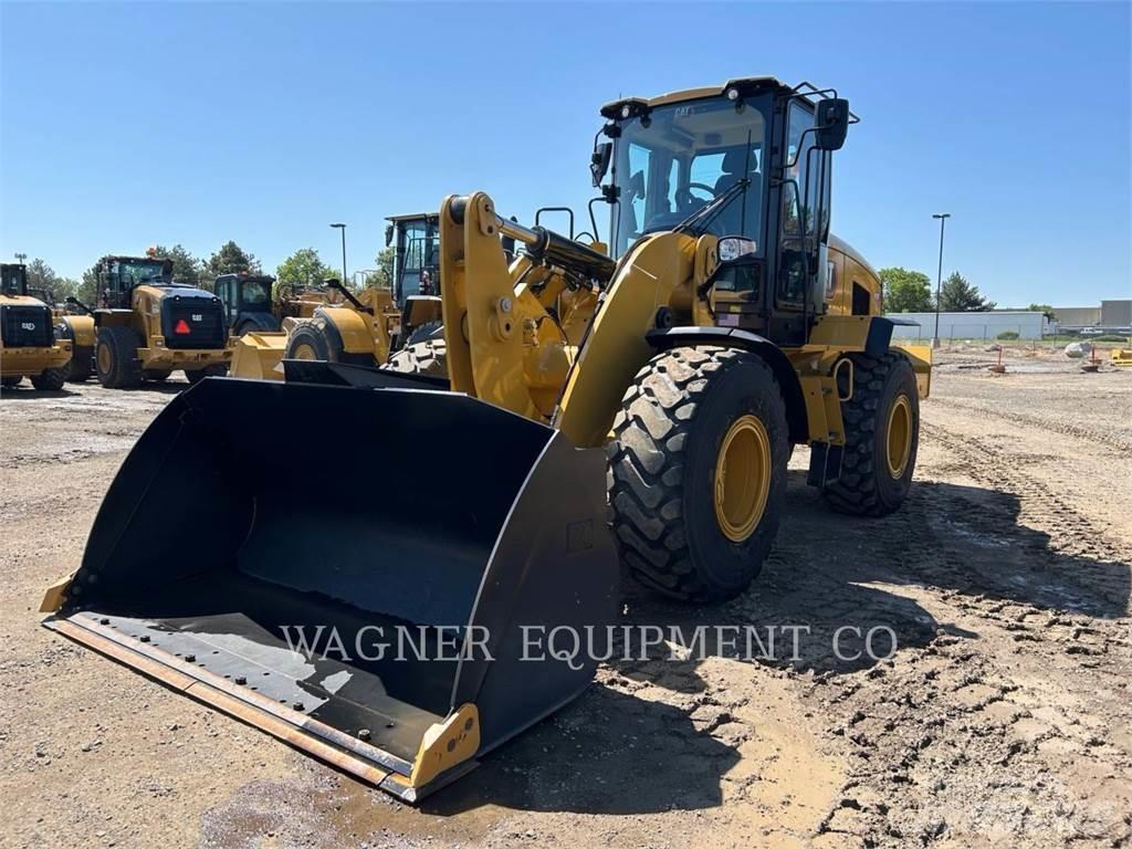 CAT 938 Chargeuse sur pneus