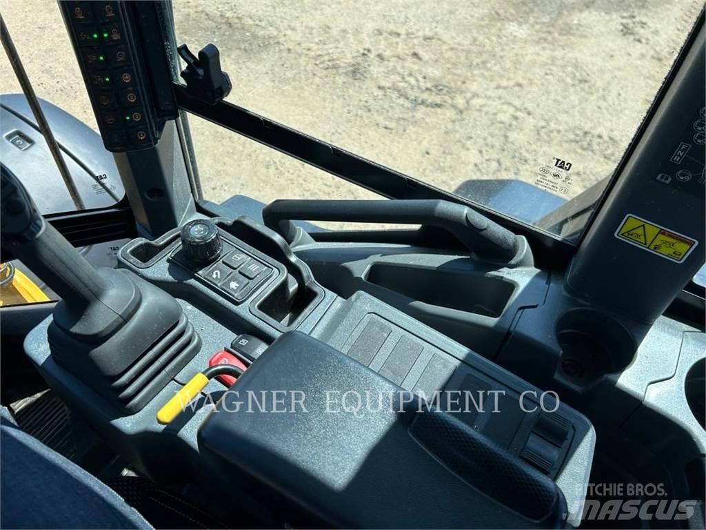 CAT 938 Chargeuse sur pneus