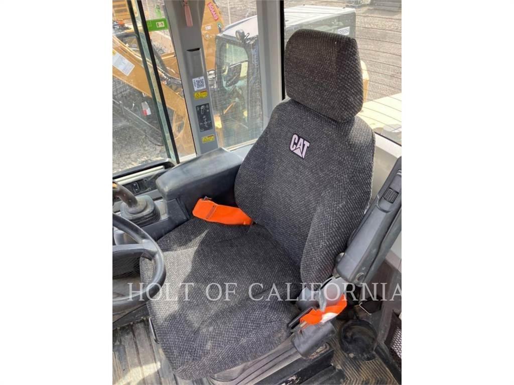 CAT 938 Chargeuse sur pneus