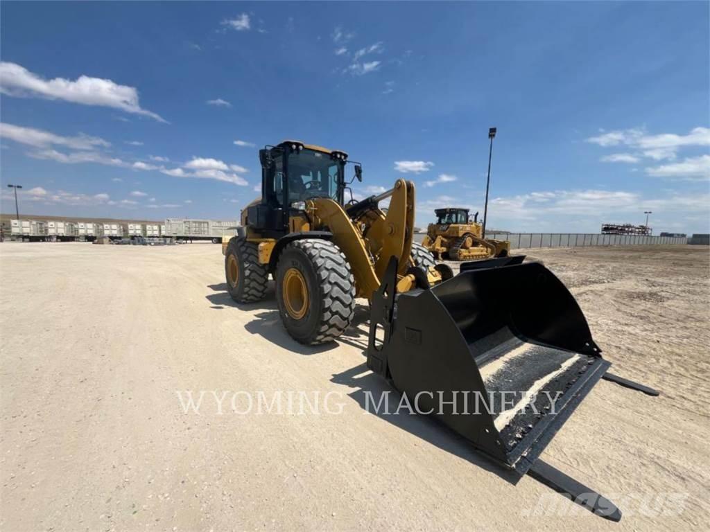 CAT 938 Chargeuse sur pneus
