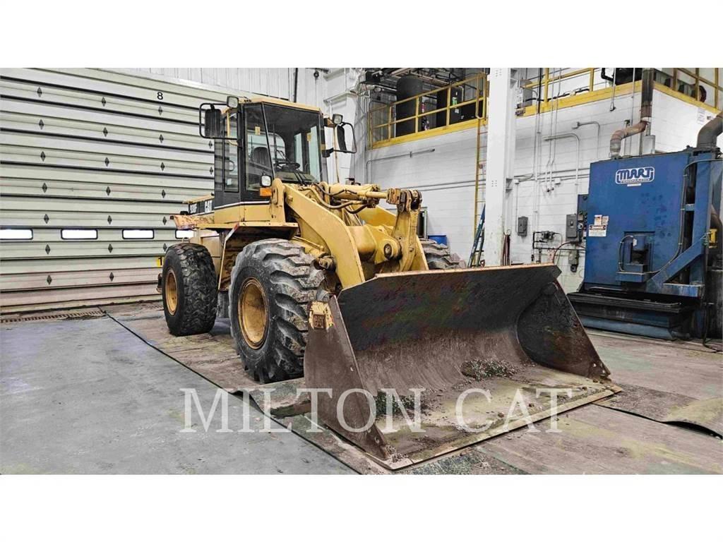 CAT 938F Chargeuse sur pneus