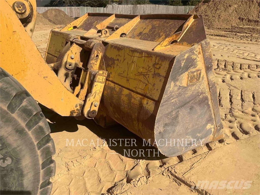 CAT 938H Chargeuse sur pneus