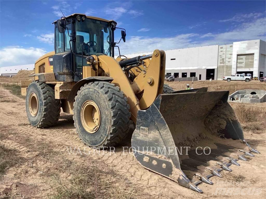 CAT 938M Chargeuse sur pneus