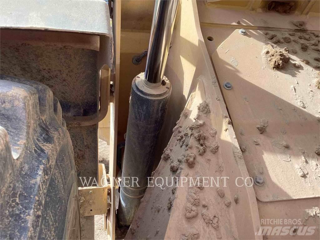CAT 938M Chargeuse sur pneus