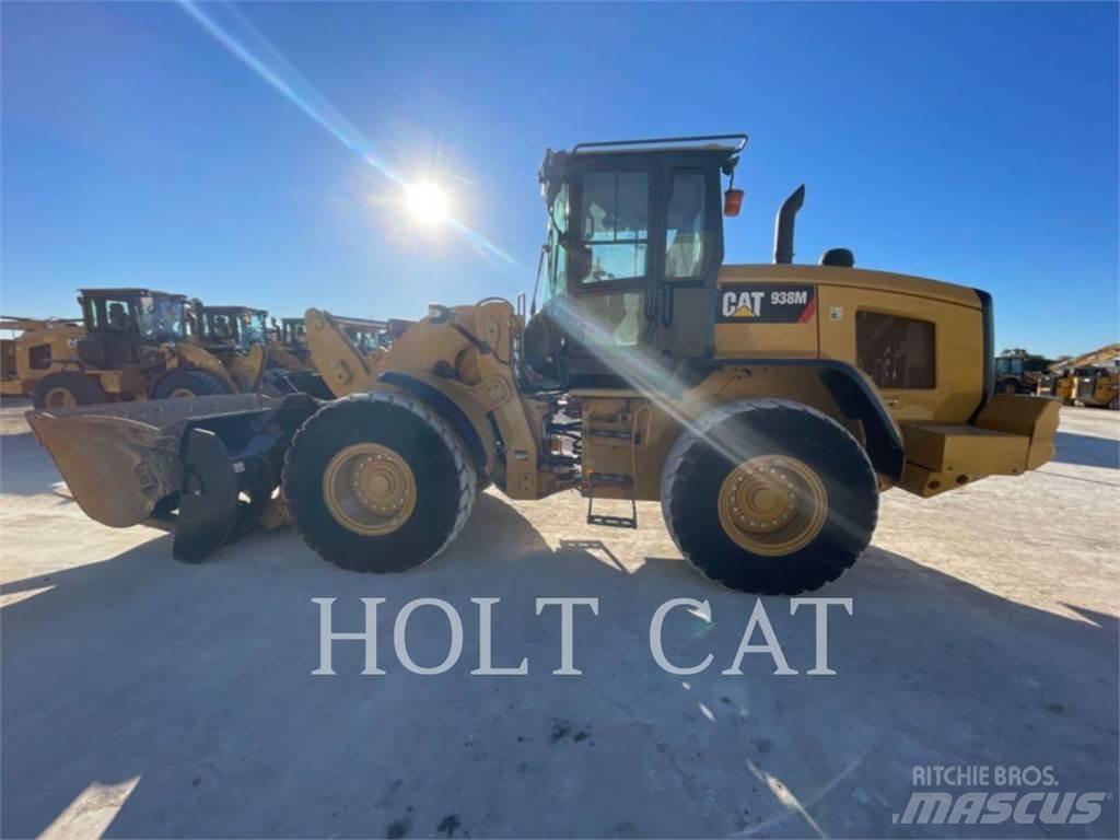 CAT 938M Chargeuse sur pneus