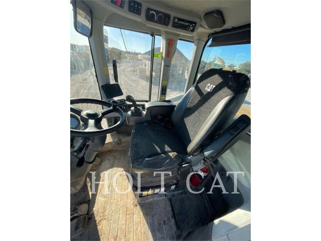 CAT 938M Chargeuse sur pneus