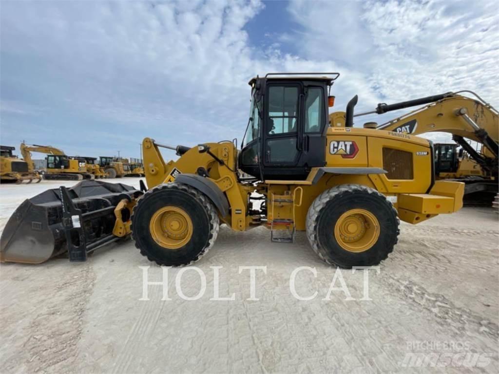 CAT 938M Chargeuse sur pneus