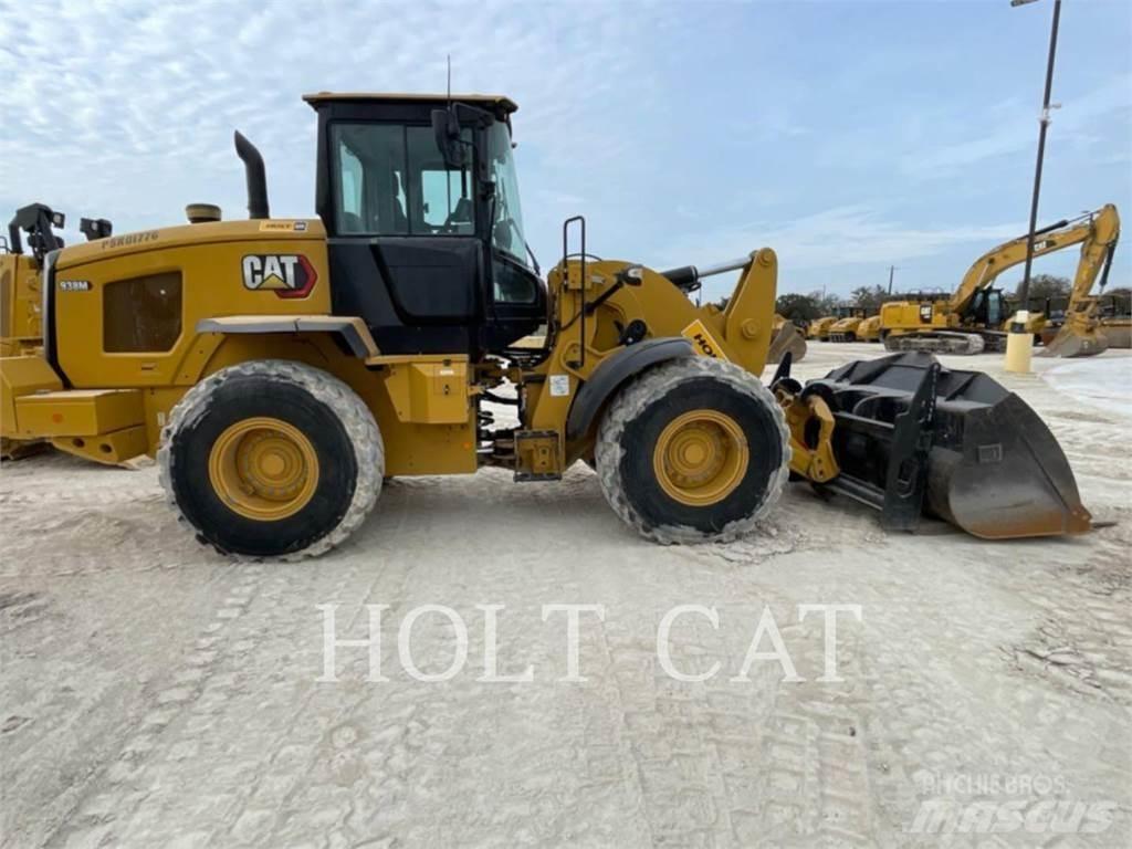 CAT 938M Chargeuse sur pneus