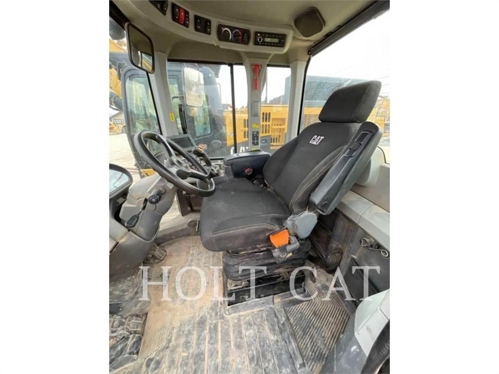 CAT 938M Chargeuse sur pneus