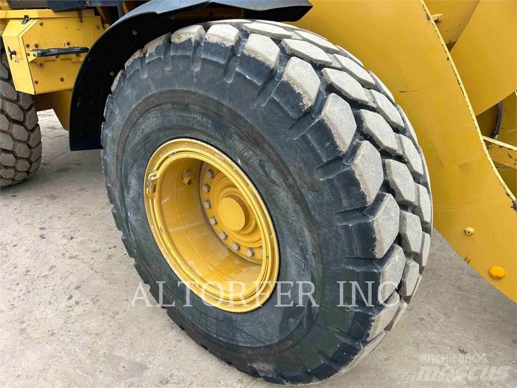 CAT 938M Chargeuse sur pneus