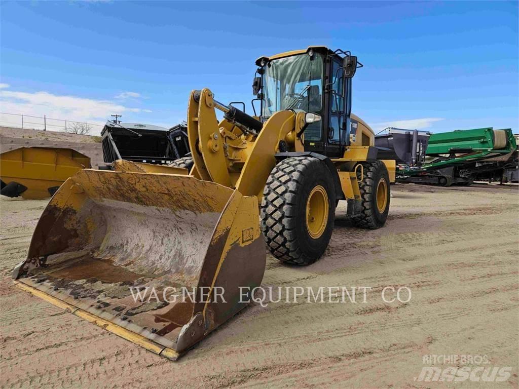 CAT 938M Chargeuse sur pneus