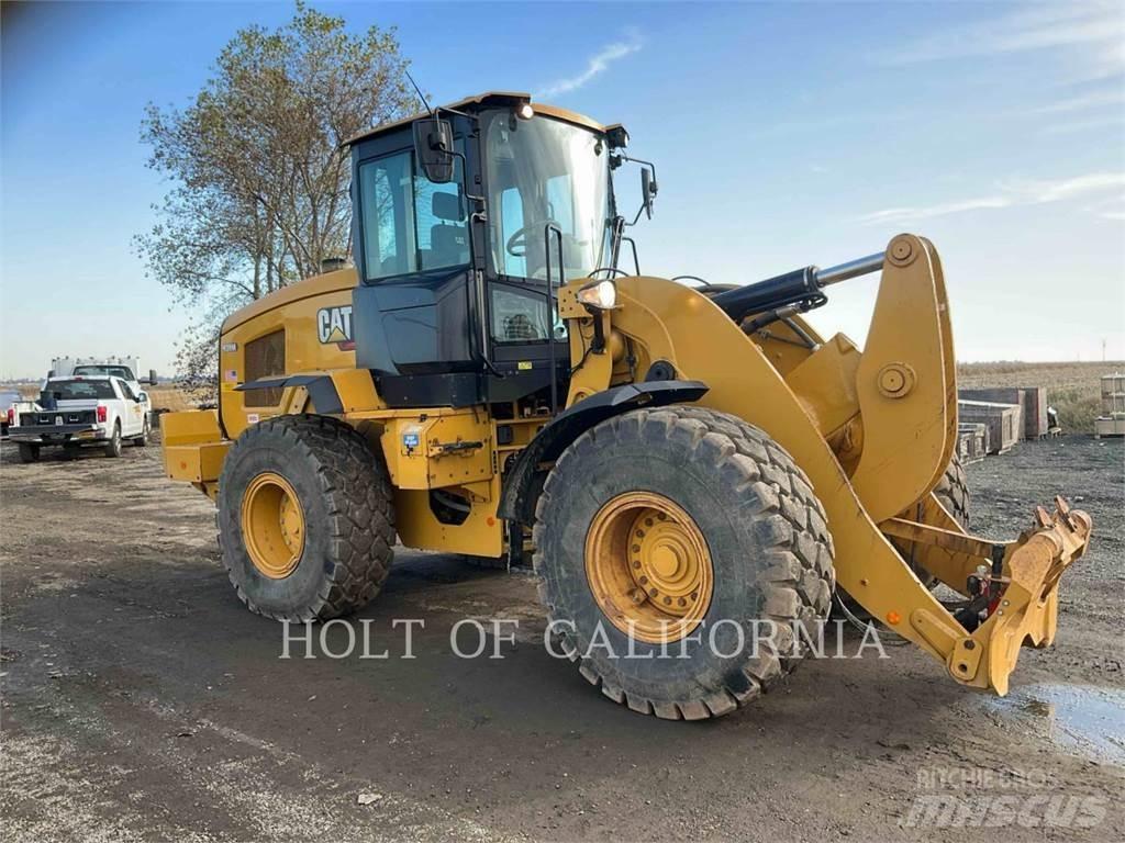 CAT 938M Chargeuse sur pneus