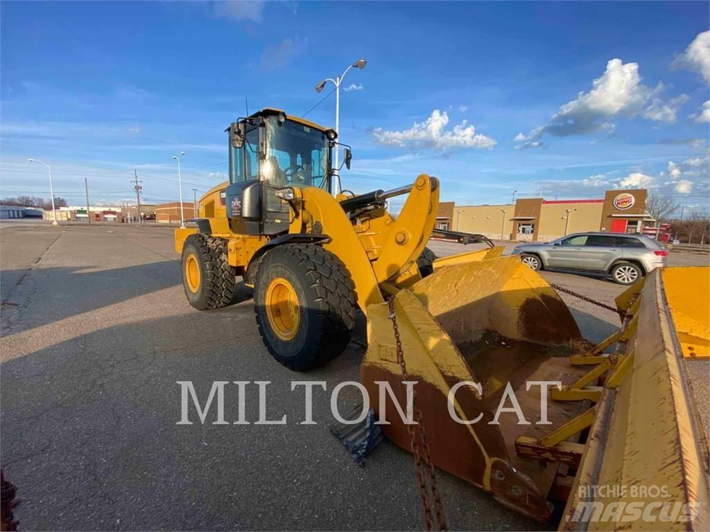 CAT 938M Chargeuse sur pneus