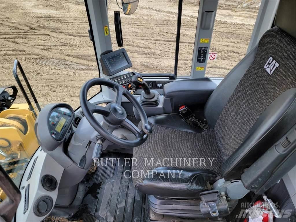 CAT 938M Chargeuse sur pneus