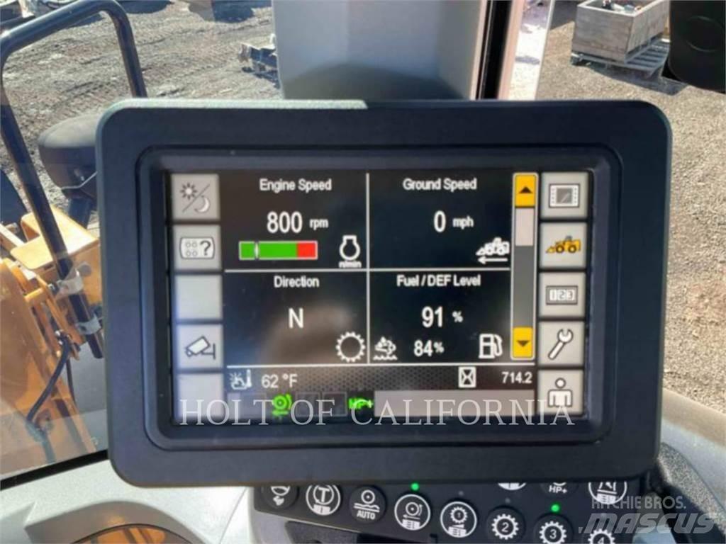 CAT 938M Chargeuse sur pneus