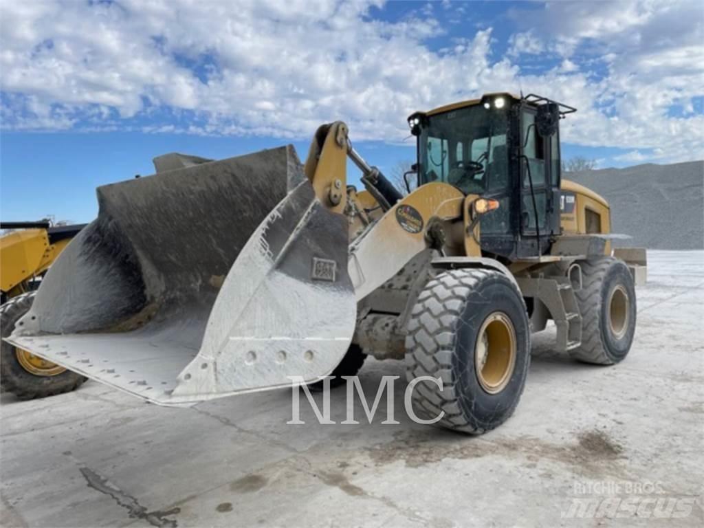 CAT 938M Chargeuse sur pneus