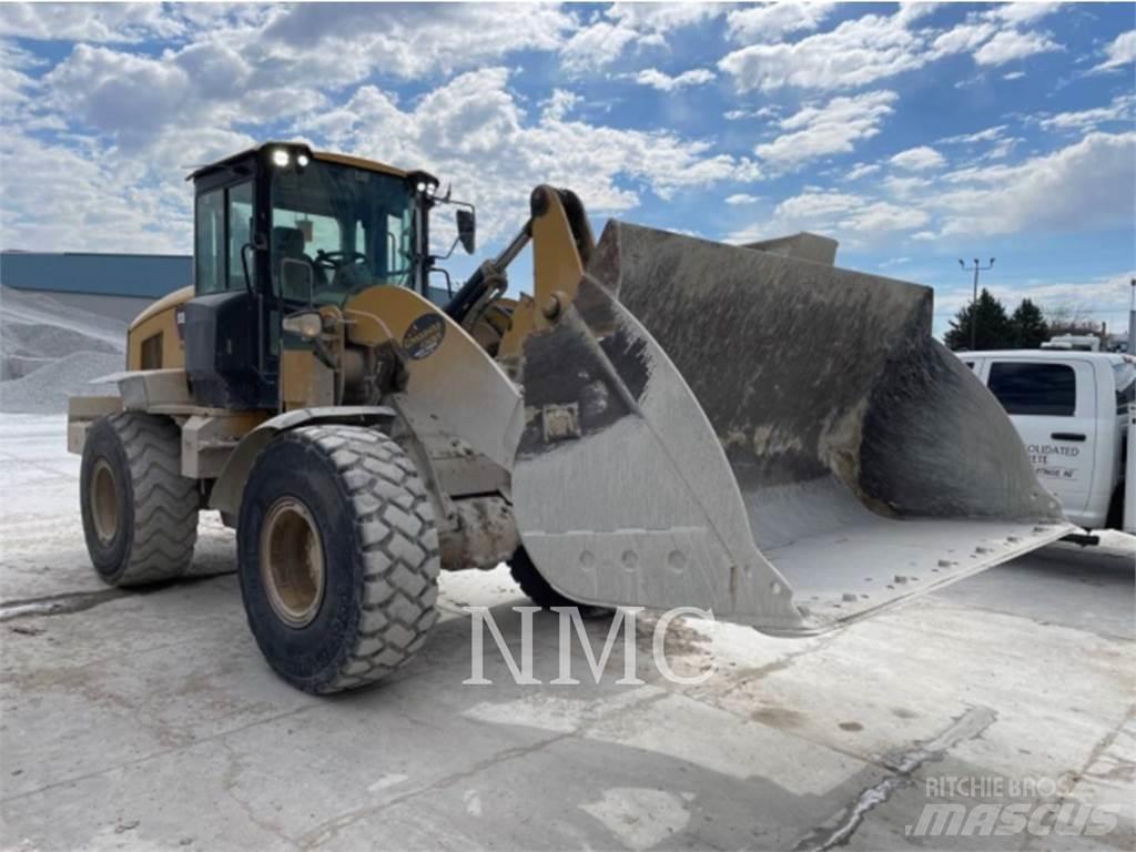 CAT 938M Chargeuse sur pneus