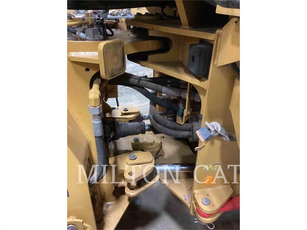 CAT 938M Chargeuse sur pneus