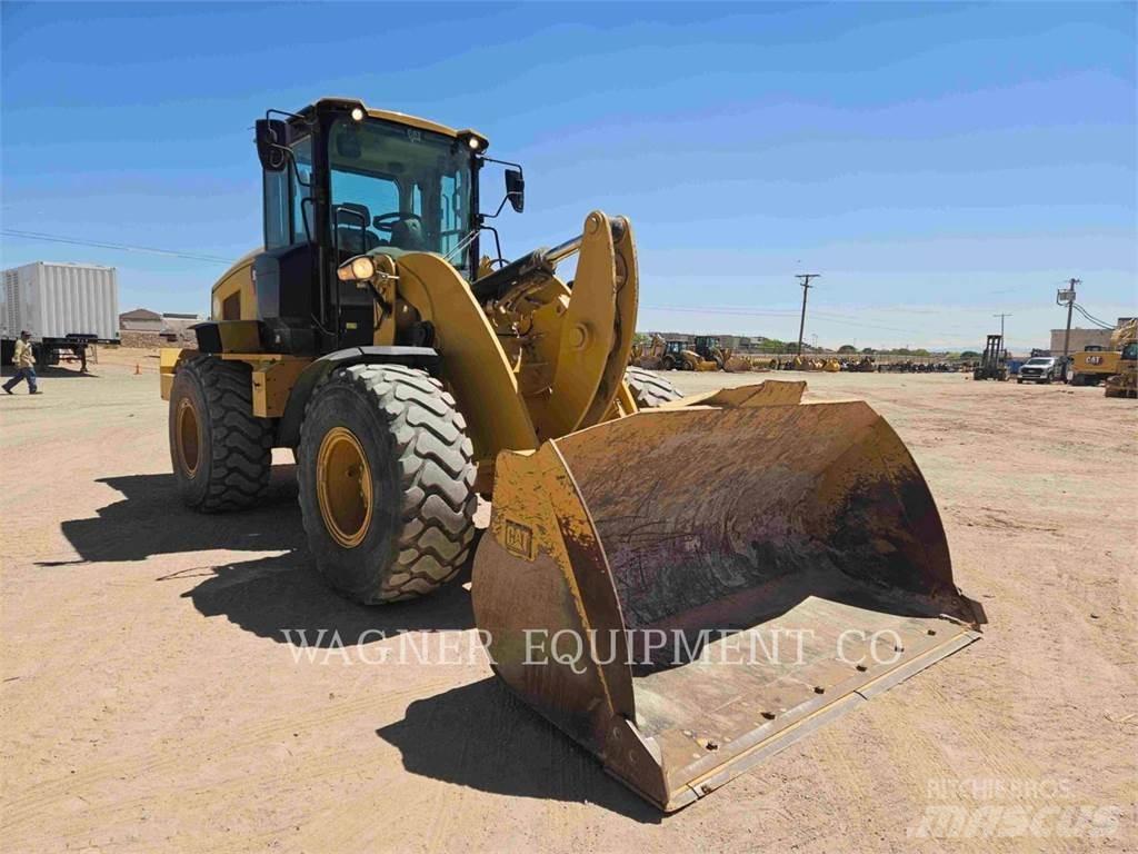 CAT 938M Chargeuse sur pneus