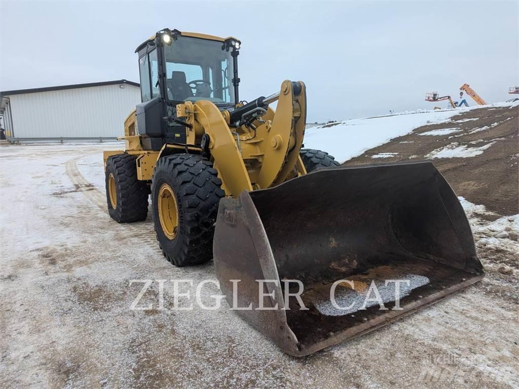CAT 938M Chargeuse sur pneus