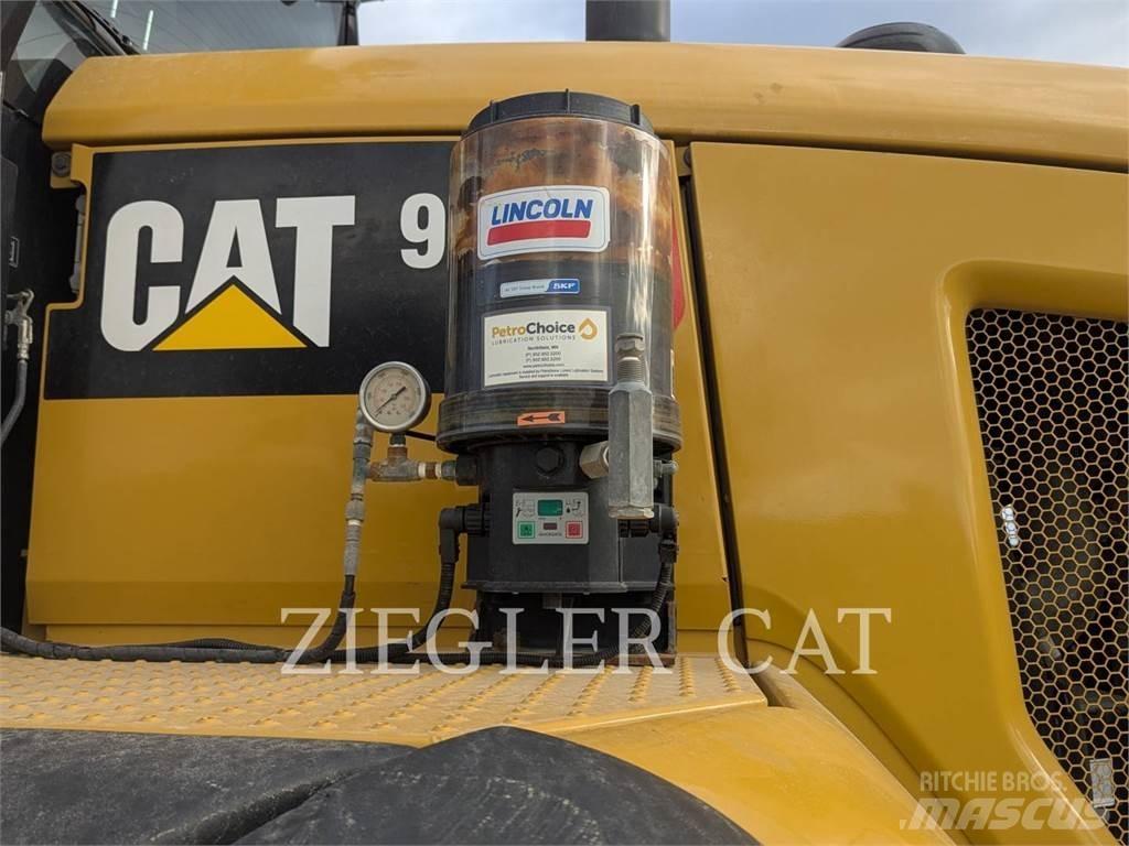 CAT 938M Chargeuse sur pneus