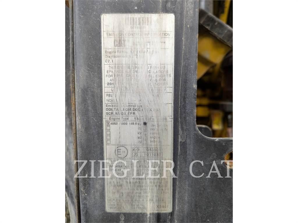 CAT 938M Chargeuse sur pneus