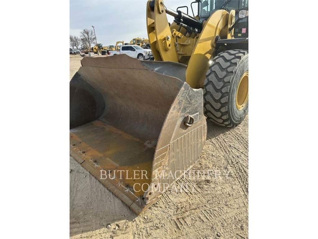 CAT 938M Chargeuse sur pneus