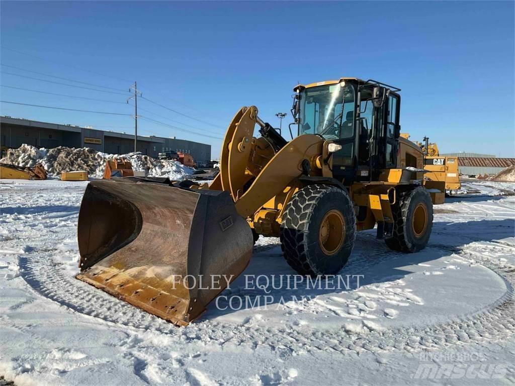 CAT 938M Chargeuse sur pneus