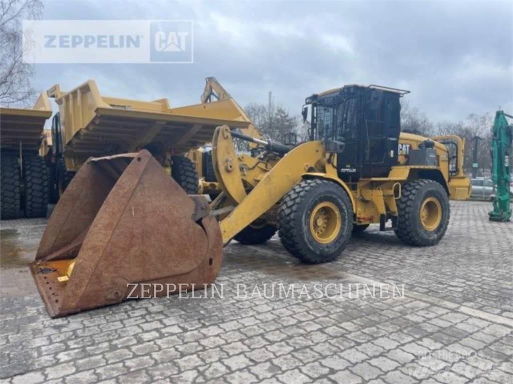 CAT 938M Chargeuse sur pneus
