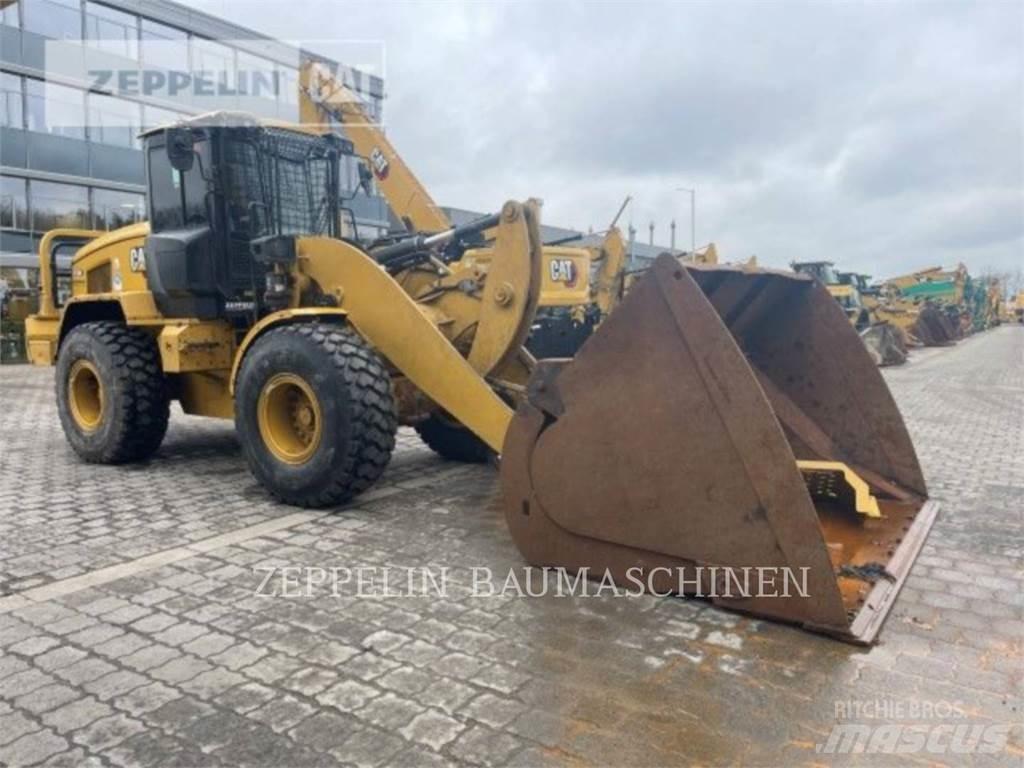 CAT 938M Chargeuse sur pneus