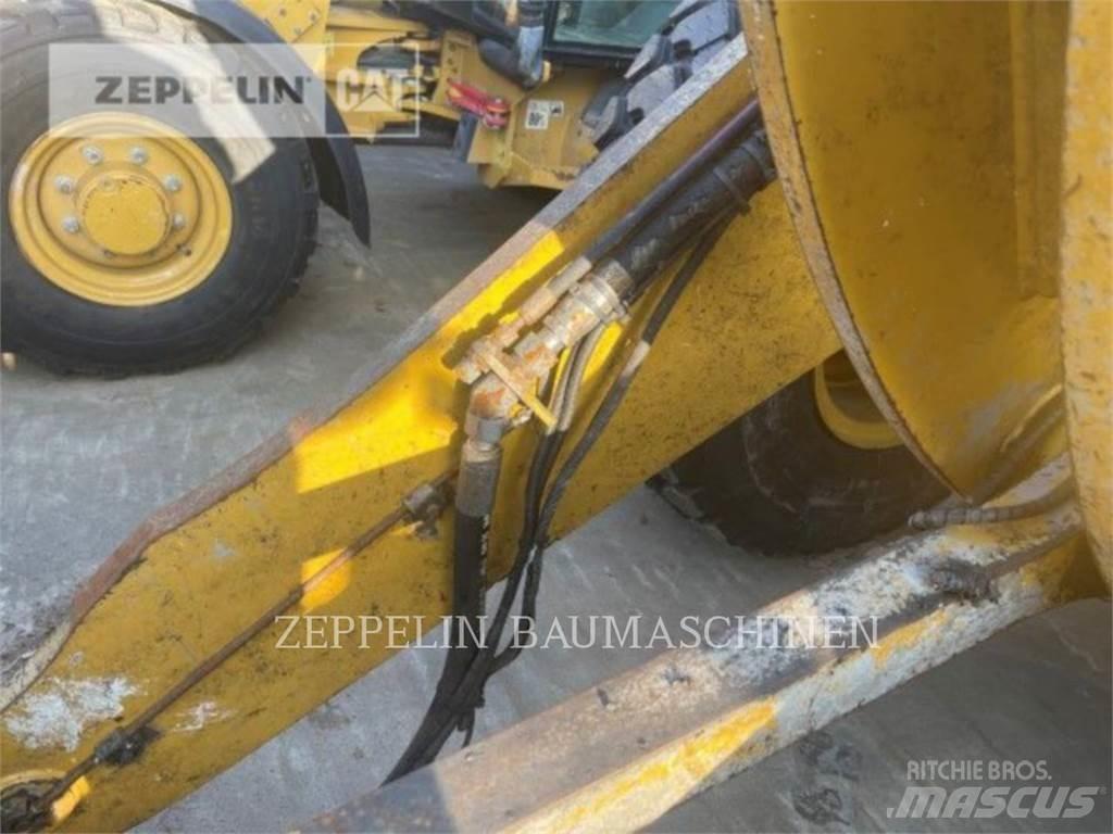 CAT 938M Chargeuse sur pneus