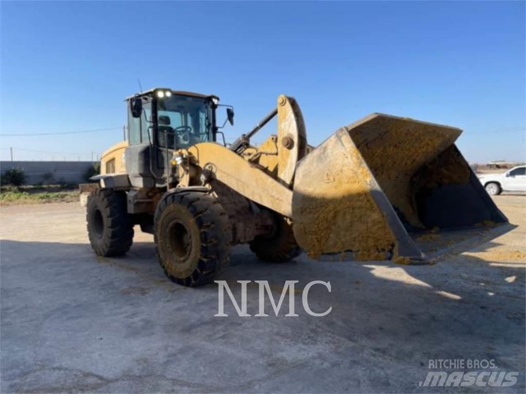 CAT 938M Chargeuse sur pneus