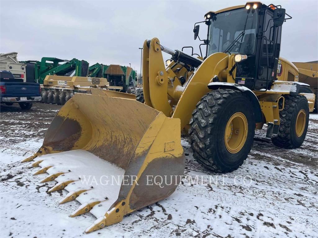 CAT 938M Chargeuse sur pneus