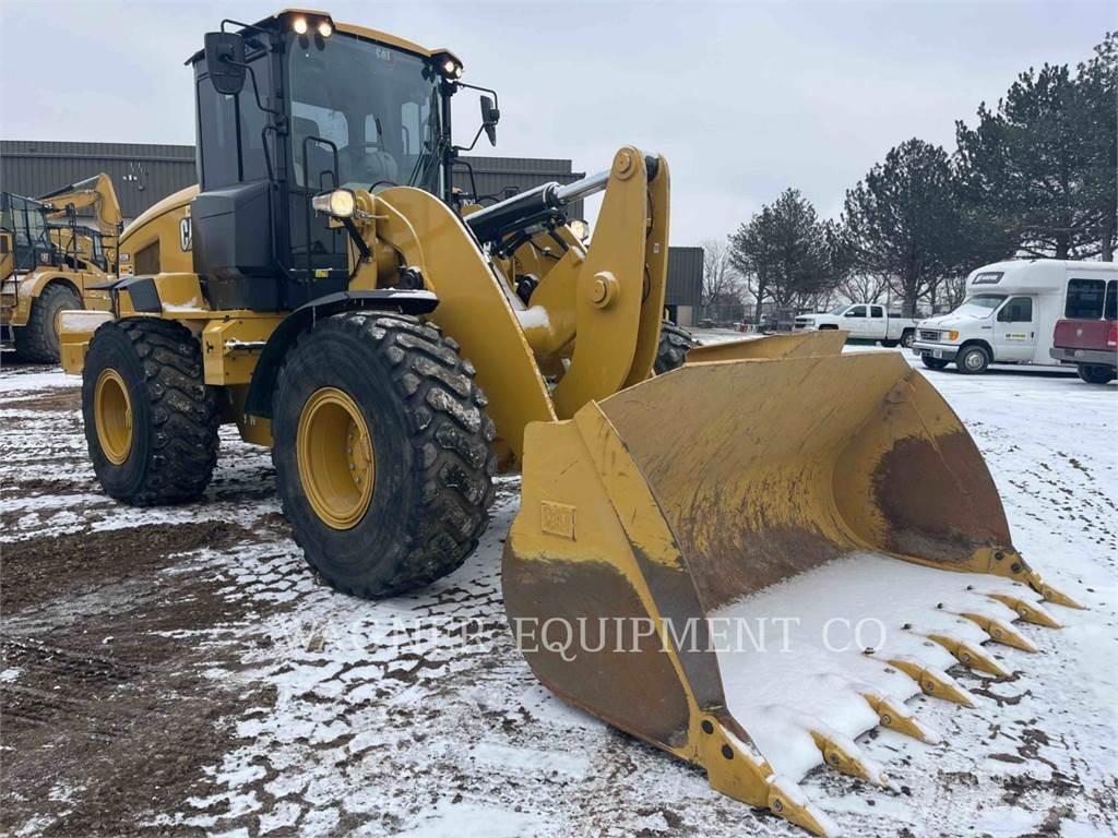 CAT 938M Chargeuse sur pneus