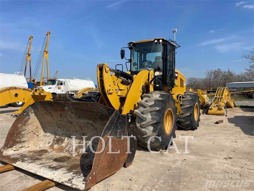 CAT 938M Chargeuse sur pneus