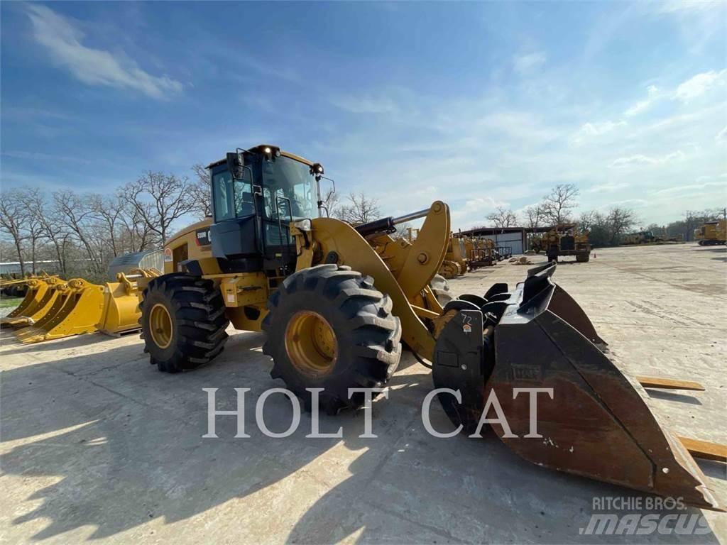 CAT 938M Chargeuse sur pneus